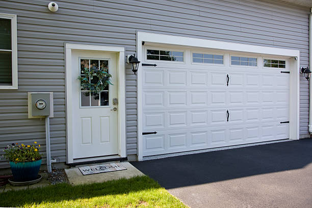 24/7 Emergency Garage Door Panel Replacement experts in Pittsburg, KS
